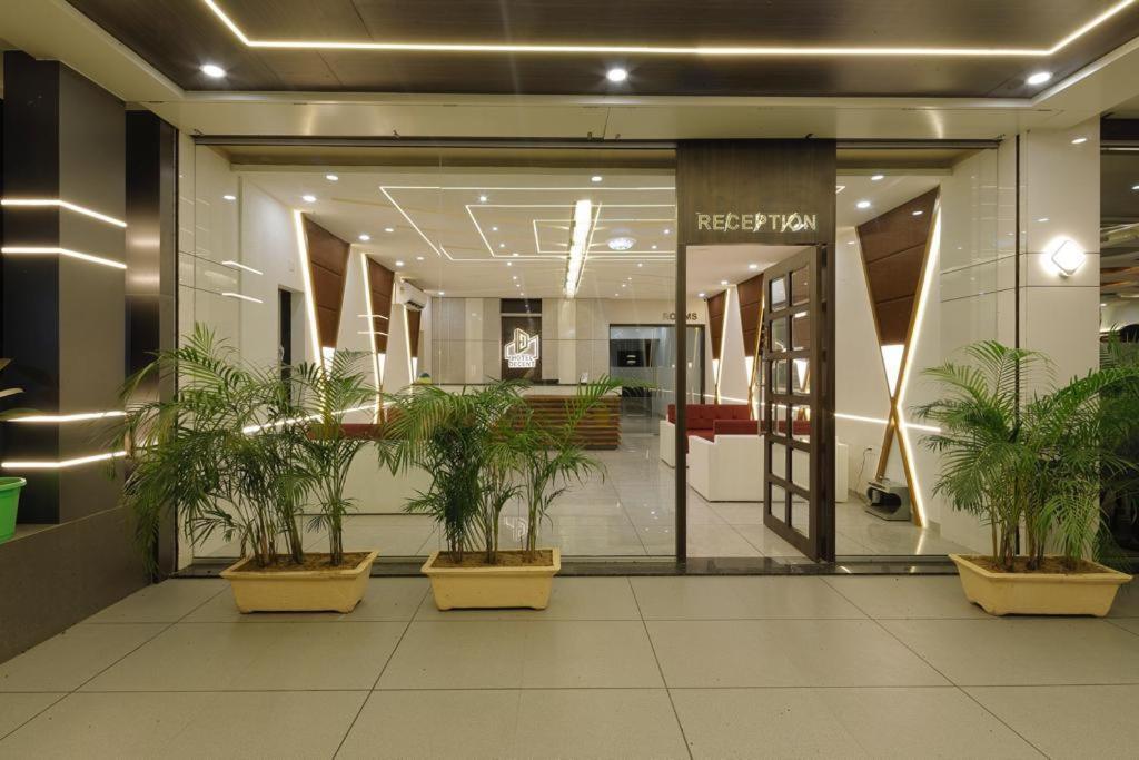 Hotel Decent Unjha Buitenkant foto