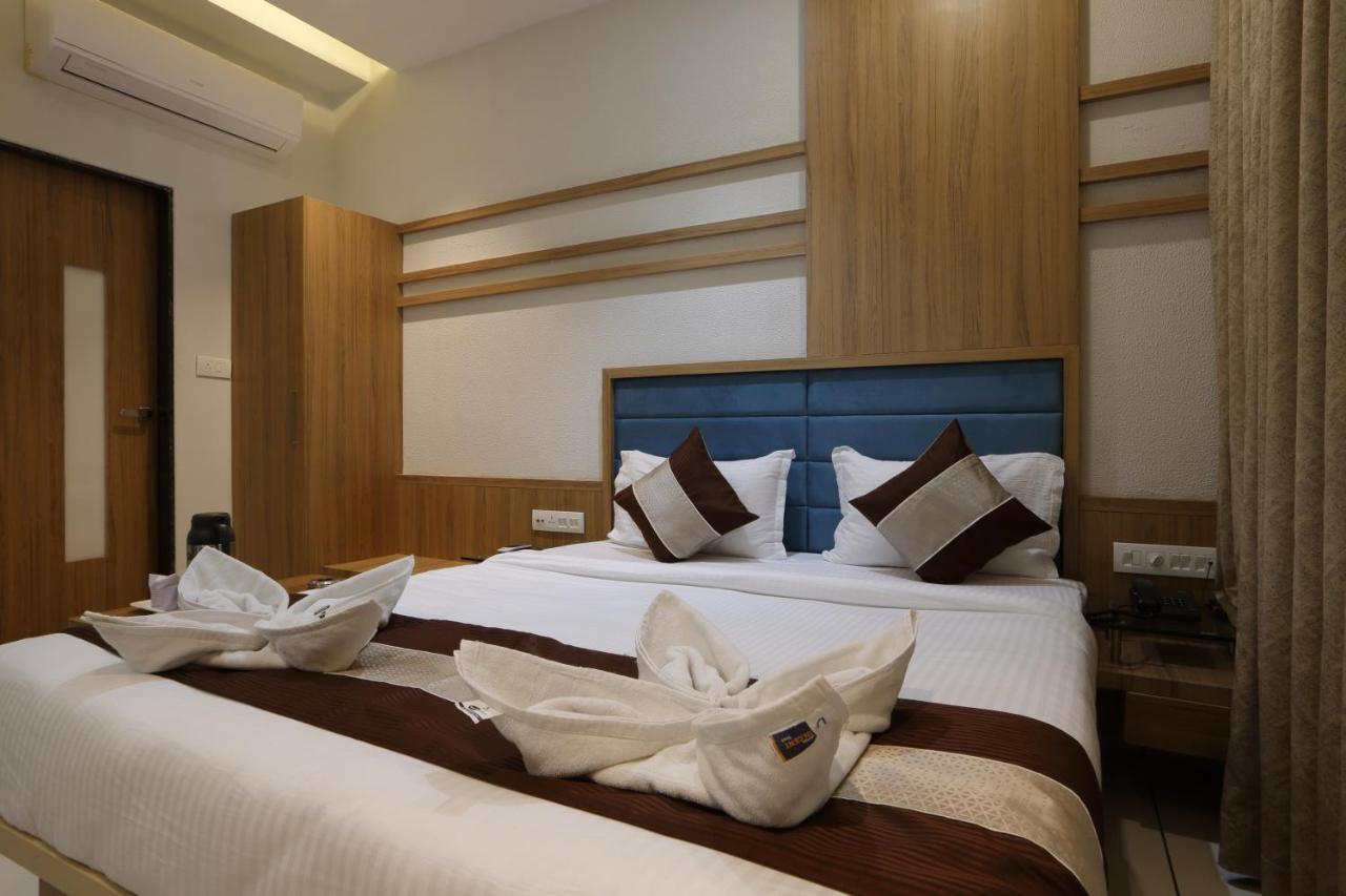 Hotel Decent Unjha Buitenkant foto