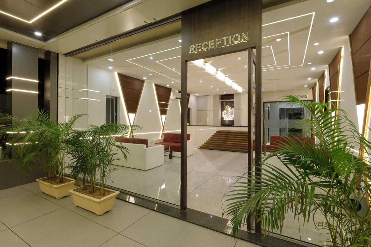 Hotel Decent Unjha Buitenkant foto